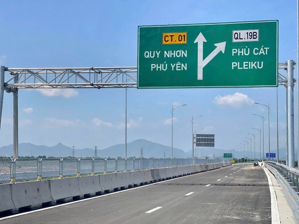 Đảm bảo điều kiện để khánh thành, khởi công các công trình, dự án quy mô lớn chào mừng Đại hội Đảng